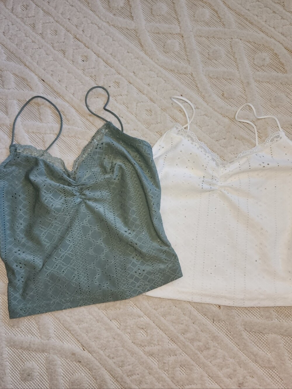 XS SHEIN Lace Eyelet Camisoles in Sage Green and White